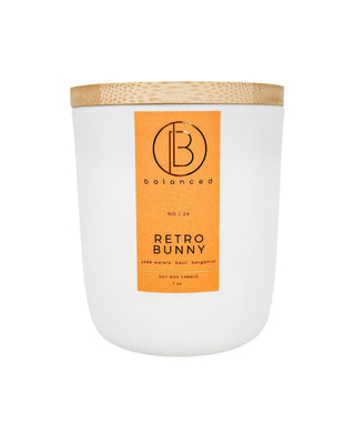 Citrus essential oil candle. Wood wick candle. Soy wax candle.