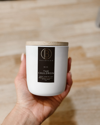 Apothecary candle. Soy wax. Wood wick. Sustainably sourced.